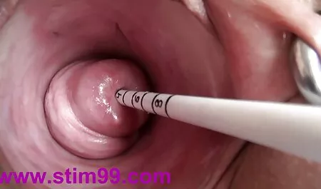Một trẻ khiêu dâm sao trên ghế với một quý ông ở các phim xét nhật bản không che vị trí khác nhau