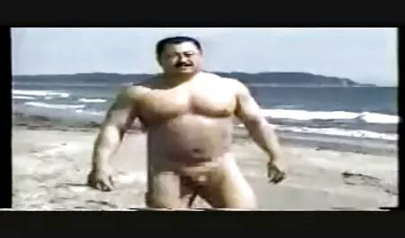 Dương vật của một phim sex cot truyen nhat ban chàng nhận được một thổi từ một cô gái tóc vàng