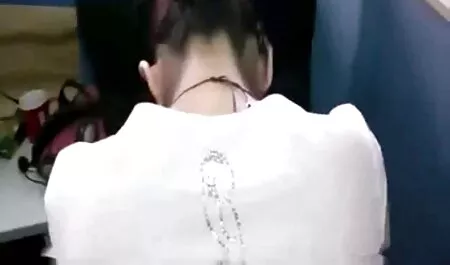 Trẻ cô dâu âm mưu để có quan sex nhat ban mới nhất hệ tình dục với một chàng trai trong một vài