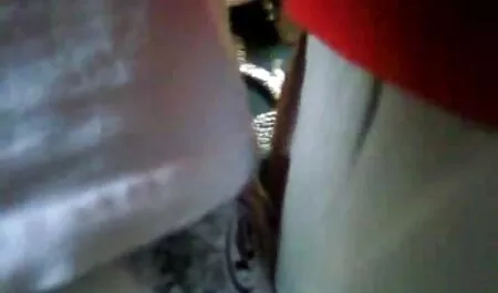 Các phim đen nhật bản cô gái trẻ cho người bạn của mình để đột quỵ cô lỗ với lưỡi của mình