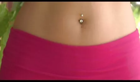 Đẹp tình dục của một phụ phim sex ko che nhat ban nữ diễn viên và một chàng trai trẻ, với một tinh trên ngực cô ở cuối