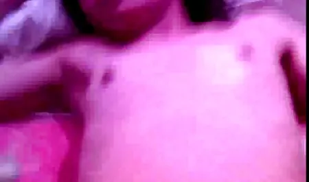 Đồi trụy trẻ chó phim sex nhât với một ham muốn nhảy trên những con với thanh lịch của cô đít