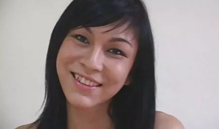 Anh pim xes nhat ban vui lòng của ông, trẻ em cao một mềm trên ghế
