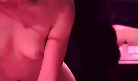 Âm hộ của một cô gái trẻ sec nhat ban khong che nhận được một yên tĩnh và nhàn nhã, một rung